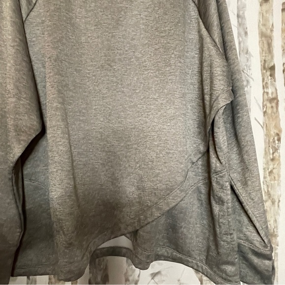 Version Gray Long Sleeve 3X Sweatshirt with pockets and Thumb holes, turtleneck - Picture 6 of 8